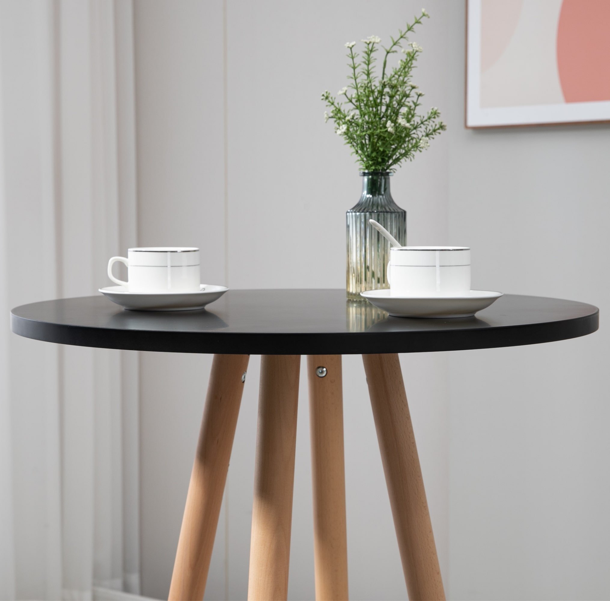 Livia rundt barbord