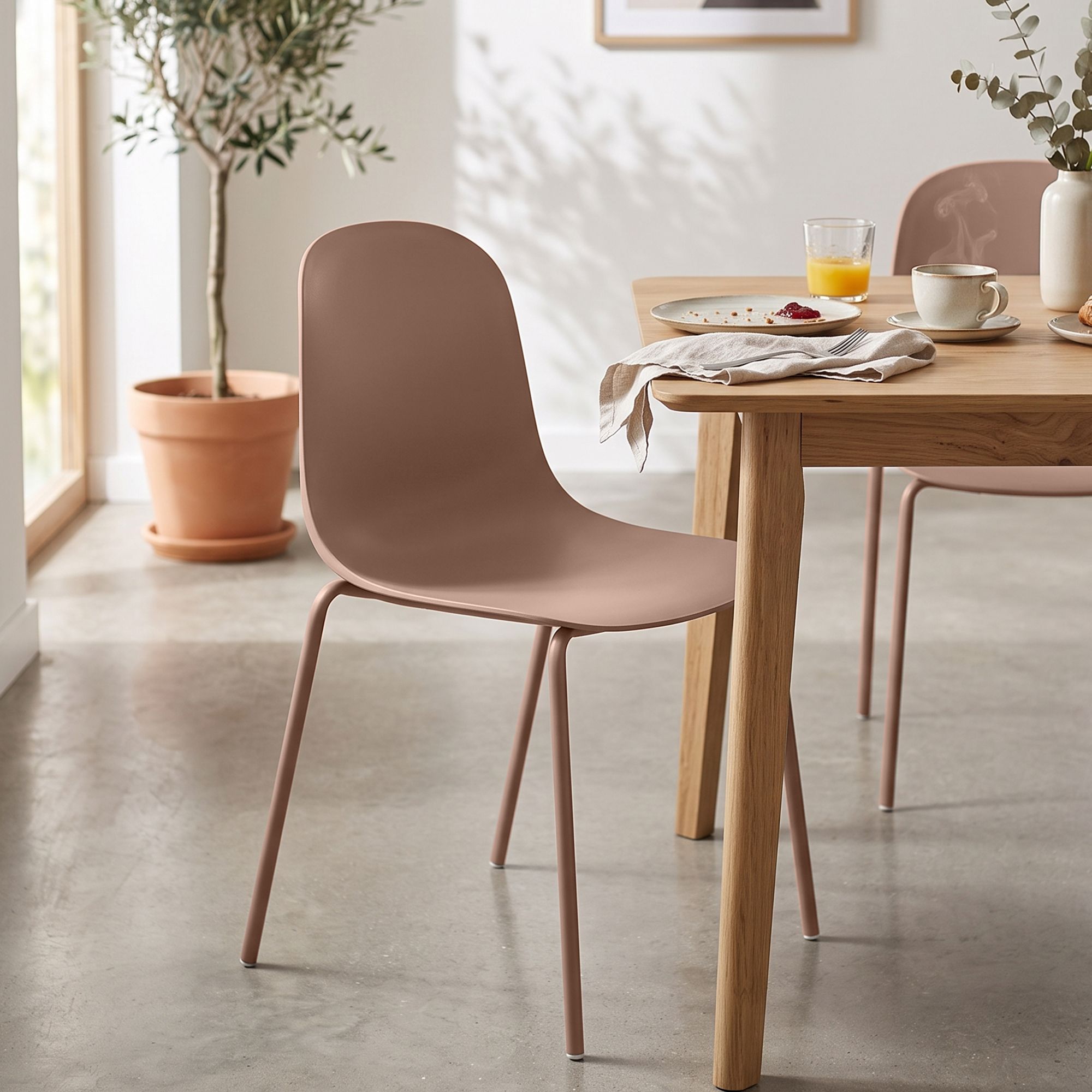 Stol Hardin &ndash; komfortabel design, slitesterkt materiale, enkel montering, passer til alle rom