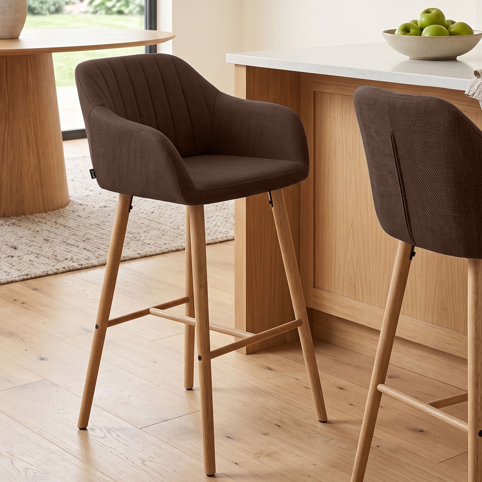 Barstol Ando i stoff &ndash; komfortabel, stilren og perfekt for moderne hjem